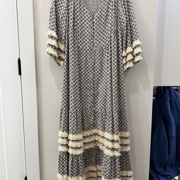 Piper & Scoot Dresses & Skirts - Chic Patterned Midi Dress with Cream Accents